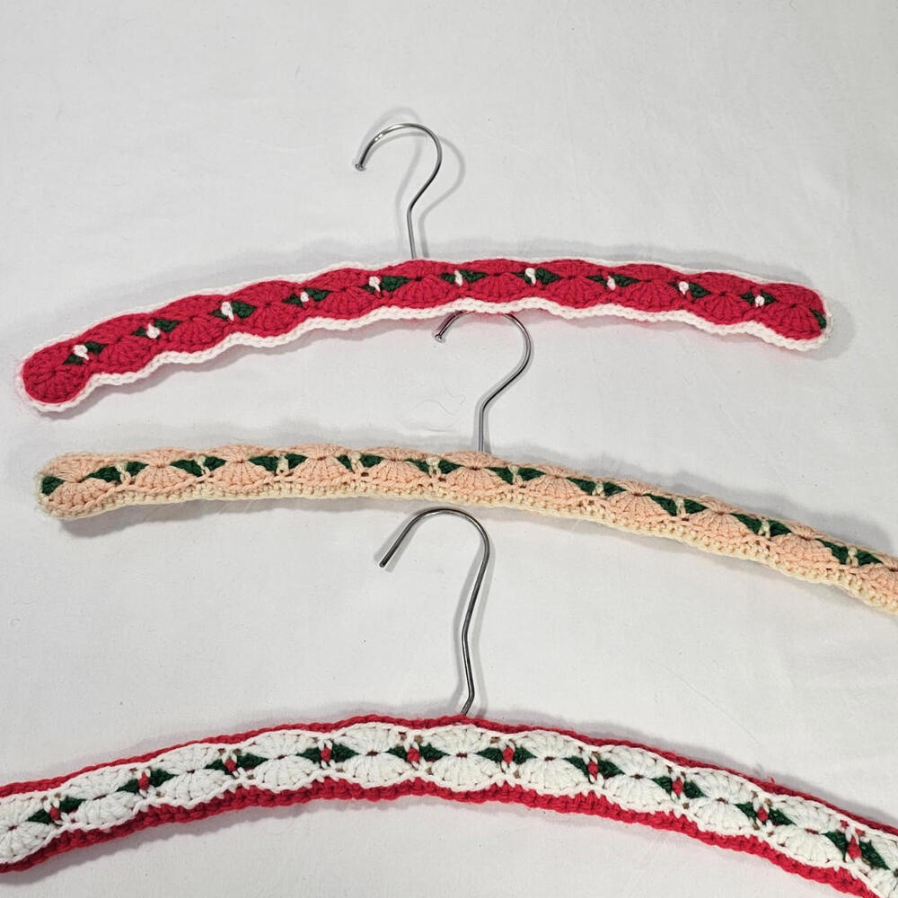 VTG Lot of 3 Yarn Covered Wood Hangers Crochet Knit Handmade 70’s Boho - Picture 4 of 4